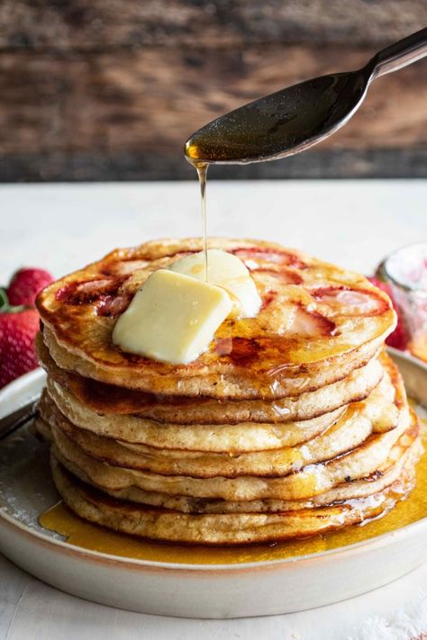 Strawberry Vanilla Bean Pancakes - The Original Dish Easy Pancake Batter, Bean Pancakes, Simple Pancake, The Original Dish, Lemon Ricotta Pancakes, Breakfast Photography, Vanilla Paste, Relaxing Weekend, 2020 Vision