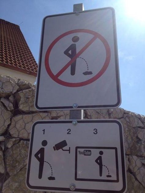 This is How the Czech Republic Deters People From Peeing in Public Quote Of The Week, Funny Picture Quotes, 웃긴 사진, Funny Signs, Best Funny Pictures, Bones Funny, Funny Photos, Make You Smile, I Laughed