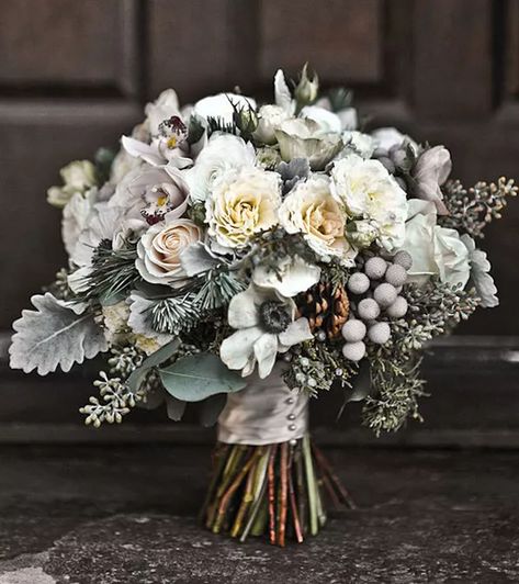 Whimsical Wedding Bouquet, Vendela Roses, Silver Winter Wedding, Winter Bridal Bouquets, Boda Diy, Winter Wedding Bouquet, Flowers And Greenery, Winter Bouquet, Winter Wedding Flowers