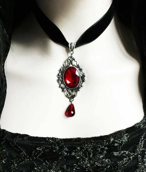 Emo Prom, Vampire Accessories, Vampire Necklace, Vampire Jewelry, Halloween Circus, Victorian Accessories, Accessory Inspo, Vampire Goth, Romantic Goth