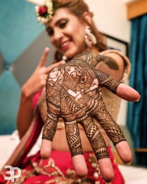 Find the top gallery of Mehndi Design with more than 100 Mehendi images from the best mehndi artists in India, to inspire your bridal, full hand, half and half hand, leg Mehandi looks, and more. #mehendi #mehndi #bridalmehndi Mehendi Photography Bridal, Mehendi Photoshoot, Bridal Mehendi Designs Wedding, Mehendi Photography, शादी की तस्वीरें, Indian Bride Photography Poses, Indian Wedding Poses, Bride Photos Poses, Indian Wedding Photography Couples