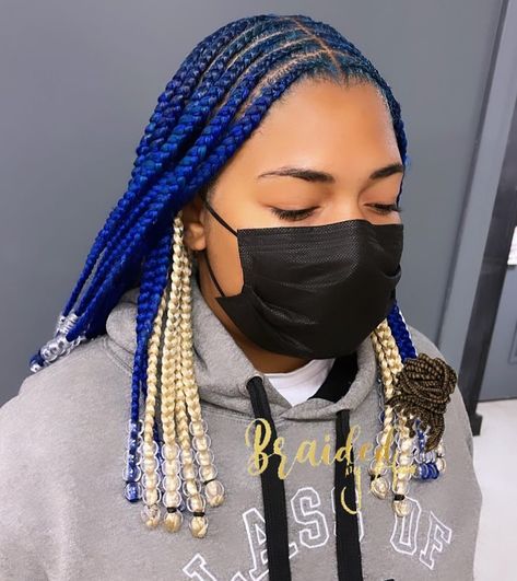 They feature tribal braids decorated with clear, wooden, or colorful beads of different sizes. The braids can be of any type Beaded Braids Hairstyles, Braids With Beads Hairstyles, Beaded Braids, Peekaboo Braids, Beads Hairstyles, Blonde Underneath, Medium Box Braids, Front Braids, Colored Braids