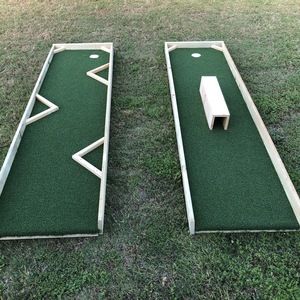 Put Put Golf, Outdoor Mini Golf, Mini Putt, Diy Yard Games, Putt Putt Golf, Green Backyard, Golf Diy, Golf Birthday Party, Crazy Golf