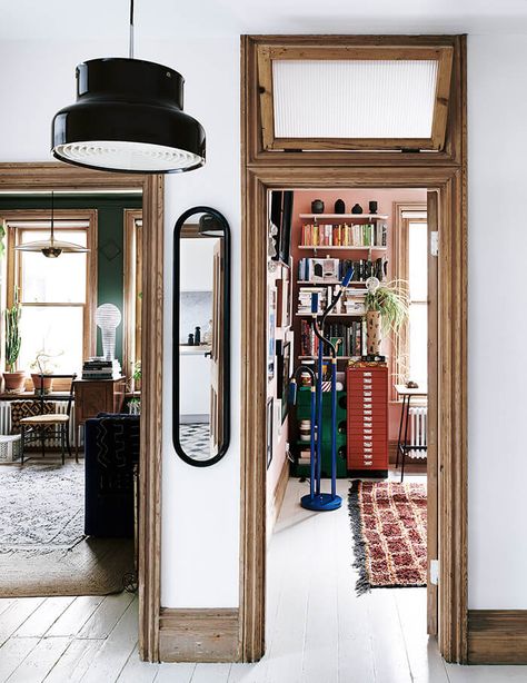 The colour-blocked London flat of an interior stylist Hay Sofa, Colour Blocking Interior, Euro Chic, California House, Design Café, Italian Interior Design, Italian Interior, Sight Unseen, London Apartment