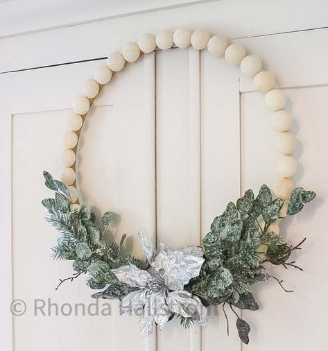 Wood Bead Wreath Diy, Farmhouse Wreath Diy, Diy Farmhouse Wreath, Wood Bead Wreath, Bead Wreath, Wood Beads Diy, Ball Wreath, Door Signs Diy, Wood Wreath