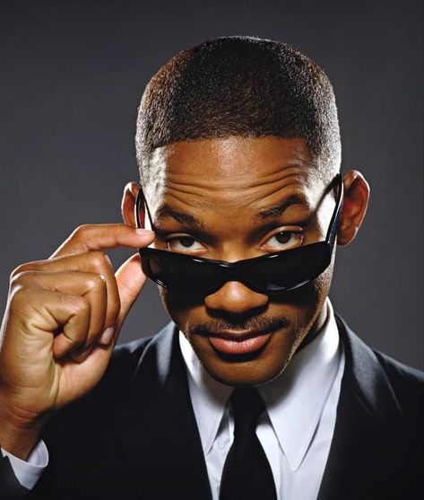 Men In Black Photoshoot, Men In Black Aesthetic, Men In Black Movie, Men In Black Wallpaper Movie, Men In Black Aesthetic Movie, Will Smith 90s, Men In Black Movie Quotes, Men In Black Wallpaper Will Smith, Will Smith Men In Black