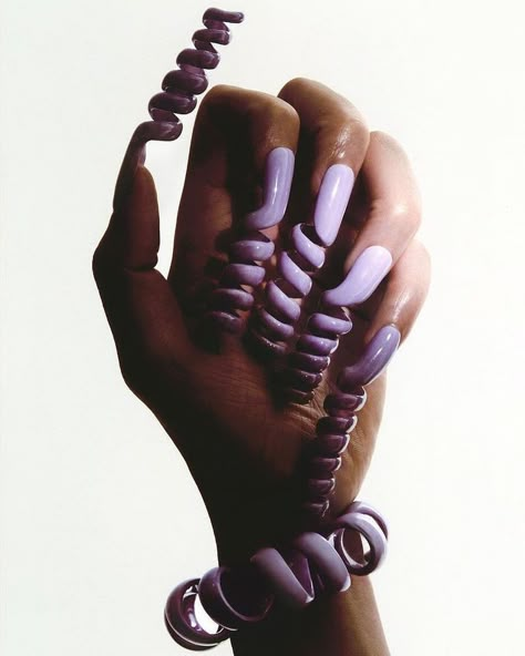 This week's nail art inspiration comes from Sylvie Macmillan (@sylviemacmillan.nails), who was on set to match Botegga's new bracelet. Photography: Carlijn Jacobs For New Bottega Nail Art | Nail Inspiration | Alternative | Funky | High Fashion Nail Editorial, Nail Photoshoot Ideas, Editorial Nails, Nail Photoshoot, Nail Photography, Hand Poses, Surreal Artwork, 2023 Photo, Nail Fashion