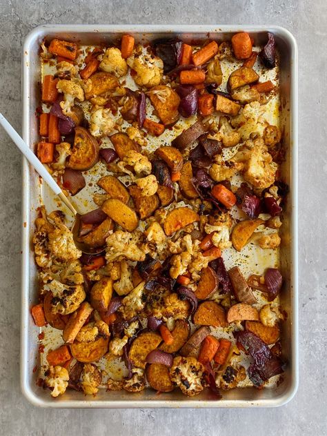 Harissa Roasted Vegetables - Something Nutritious Harissa Roasted Vegetables, Harissa Tofu Recipes, Harissa Recipes Vegetarian, Harissa Vegetables, Veggie Roast, Fiber Fueled, Vege Dishes, Harissa Recipes, Eat More Veggies