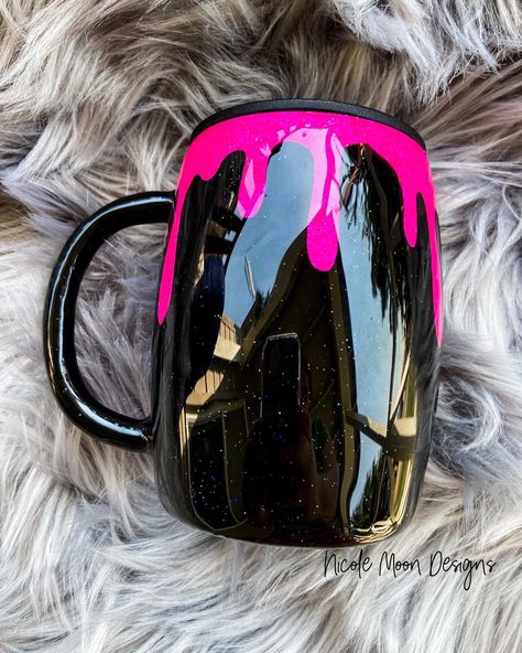 Hot Pink Tumbler Ideas, Pink Tumbler Ideas, Hot Pink Glitter Tumbler, Witches Brew Tumbler, Drip Tumbler, Glitter Car, Moon Made, Pink Tumbler, Teen Bedrooms