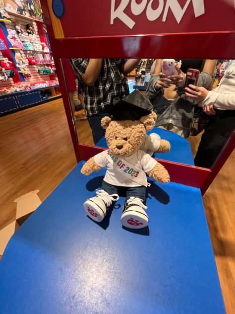 Senior Build A Bear, Build A Bear Graduation, Graduation Build A Bear, Senior Activities Ideas High School, Senior Year Activities, Senior Bucket List, Senior Year Planning, Senior 25, Senior Year Things