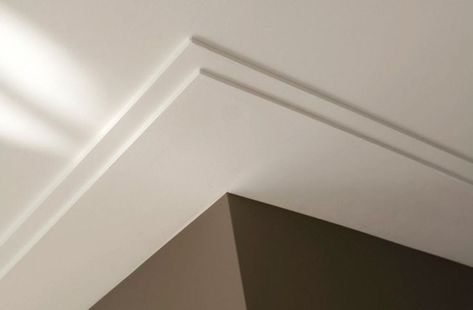 Crown Molding In Bedroom, Crown Molding Lights, Crown Molding Modern, Modern Crown Molding, Ceiling Crown Molding, Molding Ceiling, Cornice Design, Ceiling Trim, House Trim