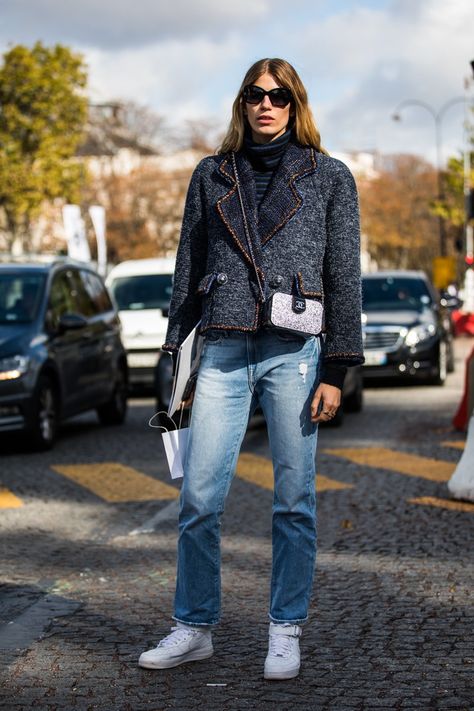 12 ways to wear the timeless Chanel jacket Chanel Jacket Street Style, Tweed Jacket Street Style, Chanel Jacket Outfit, Chanel Street Style, Veronika Heilbrunner, Lauren Hutton, Nyc Street Style, Chanel Jacket, Paris Fashion Week Street Style