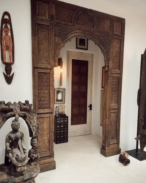 WOW😍 Talk about a grand entrance. These wonderful customers picked out two Indian doors with elephant carvings and paired them with an Indian archway, all from Sunnyside! Shoutout to @theronball for installing these gorgeous doors. Indian Doors Entrance, Vintage Indian Decor, Entrance House Design, Modern Orientalism, Elegant Room Aesthetic, Home Entrance Decor Indian, Living Room Arch, Indian Home Aesthetic, Arabic House Design