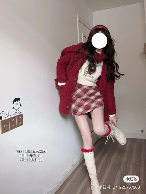 Red Harajuku Outfit, Red Kawaii Outfits, Red Ootd Aesthetic, Korean Red Outfit, Red Korean Outfits, Red Skirt Outfit Aesthetic, Cute Red Outfits, Winter Outfits Girly, Korean Christmas Outfit