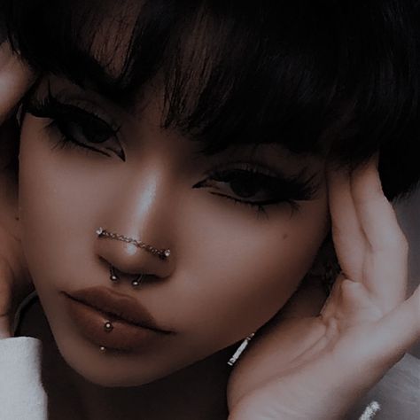 Septum Nose Ring Combo, Piercing Inspo Nose, Nose Piercing Jewelry Aesthetic, Piercing Combos Face, Septum And Double Nose Piercing, Nose Piercing Combos, Double Piercing Nose, 3 Nose Piercings, Cute Nose Piercings Ideas