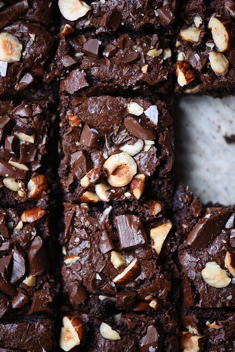 Hazelnut Tahini Brownies Tahini Brownies, Patisserie Vegan, Resep Brownies, Vegan Brownie, Vegan Dessert Recipes, Vegan Sweets, Chocolate Hazelnut, Chocolate Brownies, Vegan Baking