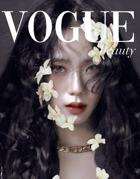 Model Poster Design Magazine Covers, Vogue Magazine Model Poses, Makeup Magazine Cover, Kpop Vogue Cover, Fashion Magazine Cover Ideas, Magazine Edit Kpop, Magazine Cover Edit, Kpop Magazine Cover, Kpop Magazine Edit