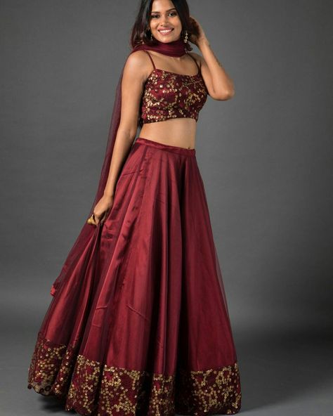 Blouse For Lehenga, Noodle Strap Blouse, Lehenga Simple, Mirror Blouse, Peach Dupatta, Lengha Blouse Designs, Sequins Lehenga, Maroon Lehenga, Noodle Strap