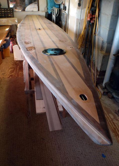 credit: CLC Boats [http://www.clcboats.com/shop/boats/surf_boats/kaholo-stand-up-paddleboard.html] Cardboard Boats, Paddle Board Plans, Night Kayaking, Wooden Paddle Boards, Wood Paddle Boards, Wood Kayak, Canoe Building, Wood Surfboard, Wooden Surfboard