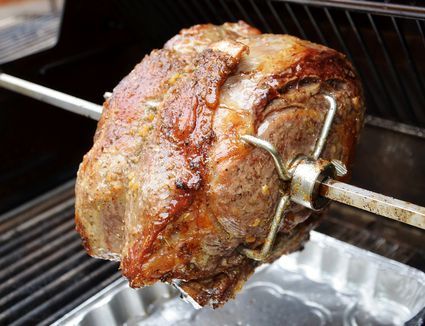 Tips for Rotisserie Cooking Bbq Rotisserie, Prime Rib Roast Recipe, Rib Roast Recipe, Spit Roast, Rotisserie Grill, Prime Rib Recipe, Cooking A Roast, Good Roasts, Prime Rib Roast