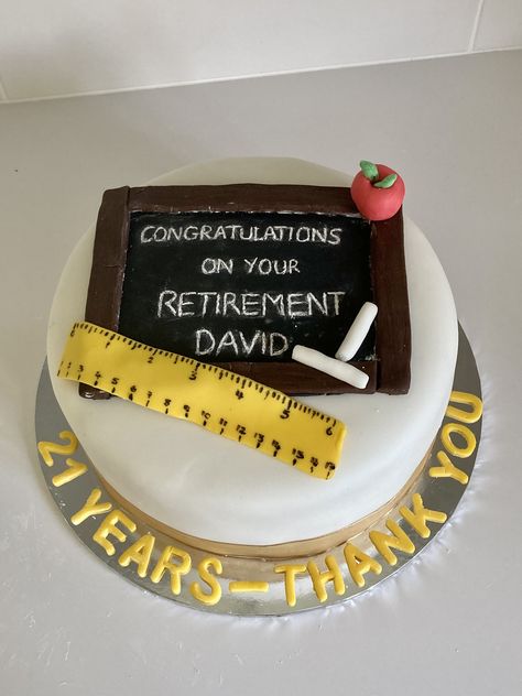 Teacher Retirement Cake, Blackboard Classroom, Congratulations On Your Retirement, Teacher Cakes, Retirement Cake, Black Fondant, Vanilla Sponge, Teacher Retirement, Cocktail Sticks