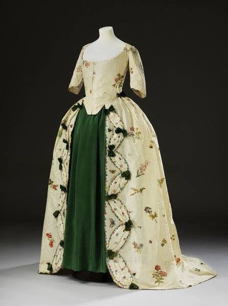 18th century gown with replacement under skirt. 1700s Dresses, Colonial Clothing, 1780s Fashion, Georgian Fashion, 18th Century Dresses, 18th Century Gown, Costume College, Historical Gowns, Old Dress