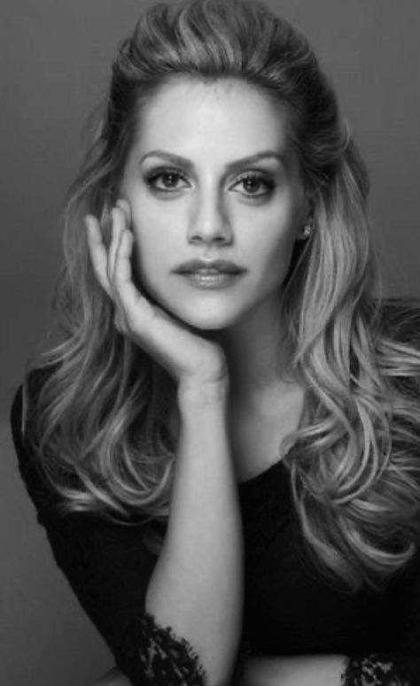 Brittany Murphy 1977 - 2009 Britney Murphy, Brittney Murphy, Brittany Murphy, Eliza Dushku, Girls Diary, Portrait Photography Women, Photography Women, Classic Hollywood, Guys And Girls