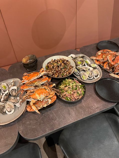 Seafood Dinner Aesthetic, Dinner Snap, Fancy Seafood, Munich Aesthetic, Dinner Fancy, Seafood Dinners, Dinner Aesthetic, Restaurant Dinner, Seafood Dinner