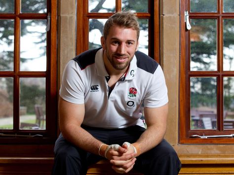 Chris Robshaw, Hot Rugby Players, Rugby Player, England Rugby, Rugby Men, Bear Men, Rugby Union, Rugby Players, Men In Uniform