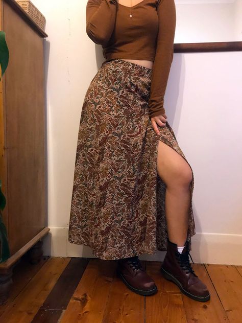 Long Skirt Fall, Brown Skirt Outfit, Long Brown Skirt, Brown Long Sleeve Top, Earthy Style, Skirt Outfits Fall, Boho Outfit, Long Skirt Outfits, Earthy Outfits