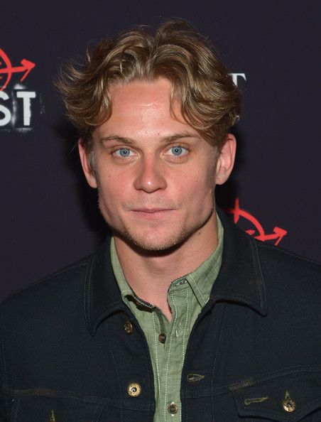 Billy Magnussen Bistro Huddy, Acotar Fancast, Billy Magnussen, Hollywood Actors, Man Candy, Hollywood Actor, Gay Love, Perfect Man, American Actors