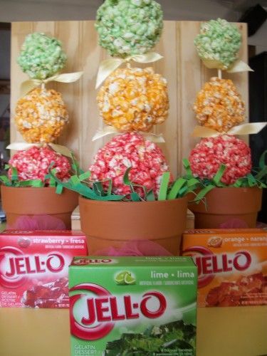 Jello Popcorn Balls in Amazeballs Flavors! Jello Popcorn Balls, Movie Bar, Jello Popcorn, Marshmallow Popcorn Balls, Flavored Popcorn Recipes, Popcorn Balls Recipe, Popcorn Recipes Easy, Check Mix, Marshmallow Popcorn