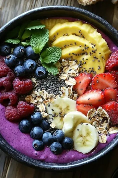 Kickstart your morning with these deliciously nutritious breakfast smoothie bowls! Packed with vitamins and vibrant flavors, each bowl is a colorful blend of fruits, veggies, and toppings that’ll make your morning routine healthier and more exciting. Discover easy recipes for smoothie bases including creamy avocado, refreshing banana, or power-packed spinach, topped with granola and fresh berries. Perfect for busy mornings or leisurely brunches, these creative and enticing smoothie bowl ideas are sure to impress anyone. Enjoy balance in your diet with these naturally energizing options! Smoothie King Acai Bowl, Healthy Breakfast Smoothie Bowls, Protein Bowls Breakfast, Smoothie Bowls Aesthetic, Smoothie Bowl Recipe Easy, Breakfast Power Bowl, Aesthetic Smoothie Bowl, Smoothie Bowl Ideas, Smoothie Bowl Aesthetic