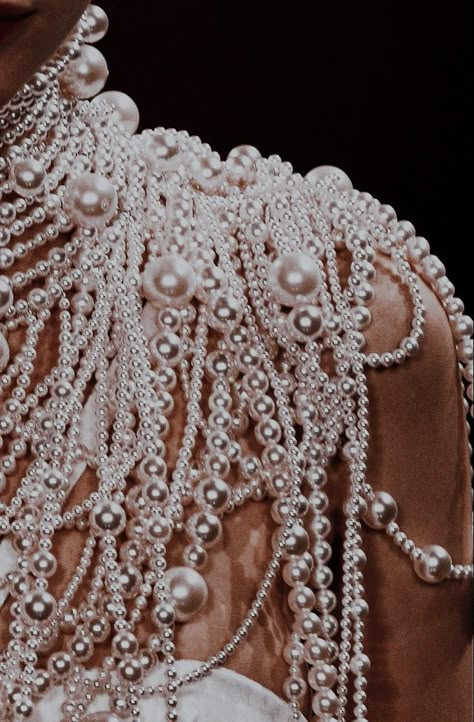 Dripping In Pearls, Queen Archetype Aesthetic Fashion, Pearl Photoshoot, 1930 Aesthetic, Pearl Clothes, Pearl Core, Pearls Aesthetic, Pearl Outfit, Pearl Aesthetic