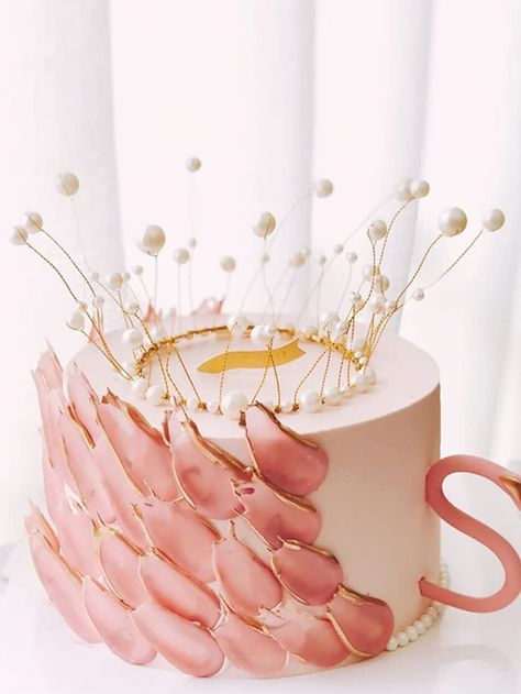 Birthday Cake Crown, Crown Cake Topper, Pearl Crown, Quinceanera Cakes, Girls Birthday Party Decorations, Crown Cake, Decorating Videos, Cake Day, Pretty Birthday Cakes