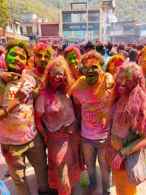 Rishikesh Travel, Holi Festival India, Female Traveller, Reggae Festival, Holi Celebration, Visit India, India Colors, Hindu Festivals, Nothing To Fear