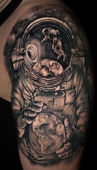 Outer Space Tattoo Design, Astronaut Sleeve Tattoo, Independence Tattoo, Astronaut Tattoos, Space Tattoo Sleeve, Outer Space Tattoos, Space Ocean, Stencils Art, Arm Tattoos For Guys Forearm