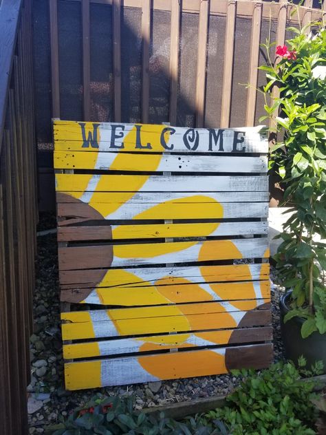 Painted welcome pallette turned out cute and so easy Painted Pallets For Outside, Pallet Painting Ideas, Painted Pallets, Outdoor Pallet, Pallet Outdoor, Pallet Painting, Pallet Signs, Pallet Ideas, Pallet Projects