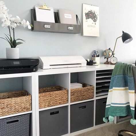 Transform Your Home Office with Inspiration, Tips, and DIYs Perfect for Any Home - Cottage Journal Organize Office Space, Home Office For Man, Home Office Layout, Cozy Home Office, Office Guest Room, Dekorasi Kamar Tidur, Home Office Ideas, Home Office Storage, Office Makeover