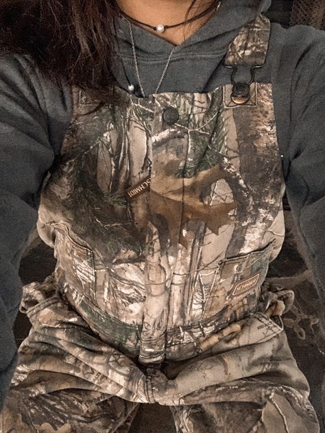 Hunting Outfits For Women Winter, Camo Outfits For Women Country, Hunting Attire, Camo Hunting Outfit, Women Hunting Aesthetic, Womens Hunting, Cute Hunting Outfits, Women’s Hunting Outfits, Appalachian Aesthetic Outfit