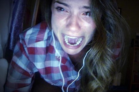 New horror film #Unfriended was filmed in a series of long takes with the cast acting out the entire film! The final cut was actually one of the long takes.   What's your favorite found footage horror film? ( #ParanormalActivity, #TheBlairWitchProject) Upcoming Horror Movies, Maika Monroe, Shelley Hennig, Vera Farmiga, Elijah Wood, Movies Worth Watching, Best Horror Movies, Michelle Yeoh, Best Horrors