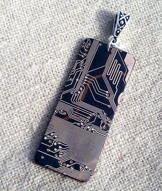 Circuit Jewelry, Pcb Jewelry, Cyberpunk Accessories, Circuit Board Design, Recycled Art Projects, Tech Jewelry, Geek Jewelry, Alternative Jewelry, Nerd Gifts