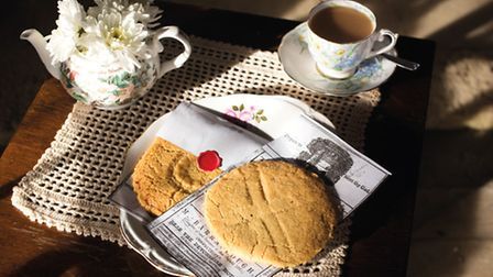 Moggy and Victorian funeral biscuits - food traditions from Yorkshire that are lost in time | Great British Life Yorkshire Parkin, Egg And Bacon Pie, English Pudding, Bacon Pie, Fruit Scones, Recipes Restaurant, Ginger Biscuits, Lost In Time, Biscuits Recipe