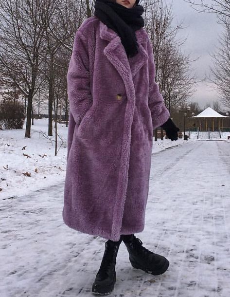 Purple Jacket Outfit, Fur Coat Outfits, Fur Jacket Outfit, Short Faux Fur Coat, Faux Shearling Coat, Purple Jacket, Shearling Coat, Coat Outfits, Winter Mode