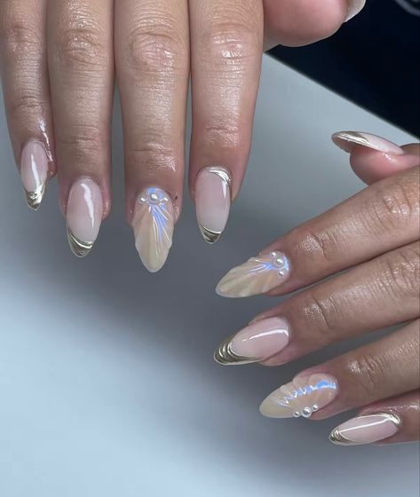 Acrylic Nail Ideas Almond, Mermaid Nail Ideas, Gold French Tip Nails, Nail Classy, Nail Ideas Almond, Holiday Nail Inspo, French Tip Nail Ideas, Tip Nail Ideas, Nail Elegant