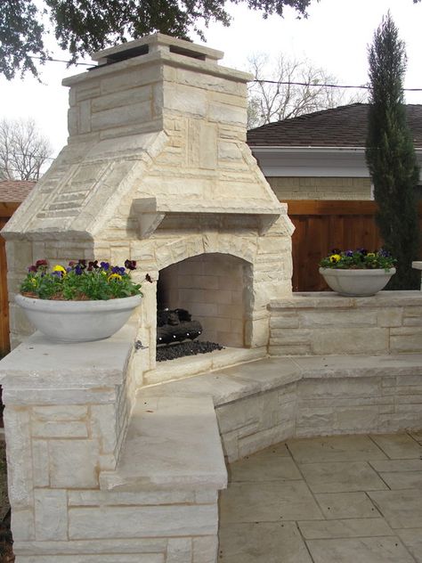 What I want our outdoor fireplace to look like! Backyard Corner Fireplace, Curved Outdoor Fireplace, White Stone Outdoor Fireplace, Outdoor Brick Fireplace Ideas, Corner Outdoor Fireplace, Garage Fireplace, Diy Outdoor Fireplace, Outdoor Fireplace Designs, Outdoor Gas Fireplace