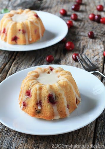 Cranberry Orange Mini Bundt Cakes Mini Bunt Cake, Cranberry Orange Bundt Cake, Mini Bundt Cakes Recipes, Orange Bundt Cake, Thanksgiving Breakfast, Mini Bundt, Mini Bundt Cakes, Bundt Cakes Recipes, Bundt Cakes