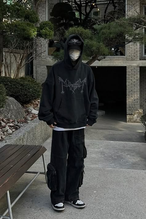 Baggy Black Hoodie Outfit, Dark Street Style Aesthetic, Baggy Black Outfit Men, Alt Hoodie Outfit, Goth Mens Fashion Street Style, Dark Outfits Men, Oversized Hoodie Outfit Men, Black Hoodie Outfit Men, Hoodie Style Men