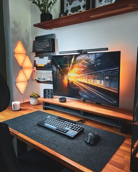 Happy Setup 👨‍💻 📸 @mmvtech If you like setup related content follow Us... #tech #setup #aesthetic #minimalistic #productivity #deskgoals #desksetup #productivespaces #minimalsetup #deskinspiration #deskdecor #desktour #creativespaces #workstation #bedroominspo #setupinspiration #dreamsetup #desklife #custom setup #clean #cleansetup #officedesign #officedecor #pc #pcsetup #custompc #homeoffice #workspaceinspo #setuptour Desktop Setup Minimalist, Setup Minimalist, Natural Wood Desk, Desk Arrangements, Pc Gaming Desk, Tech Setup, Gaming Desks, Bright Office, Work Setup