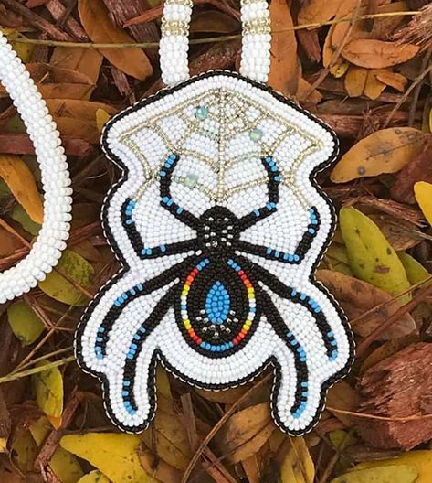 Beading Templates Native, Native Beadwork Patterns, Native Beading Patterns Design, Beadwork Moccasins, Cree Beadwork, Native American Beadwork Tutorial, Metis Beadwork Patterns, Powwow Beadwork, Indigenous Beading